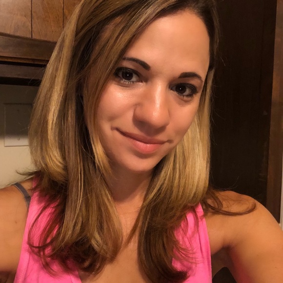 Meet your Posher, Amber - Picture 1 of 8